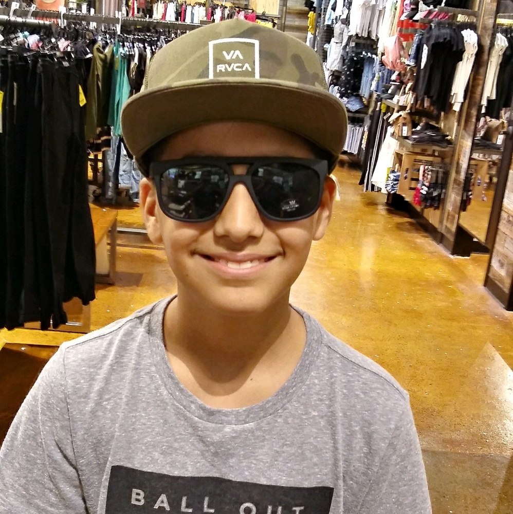 Meet your Posher, Reynaldo